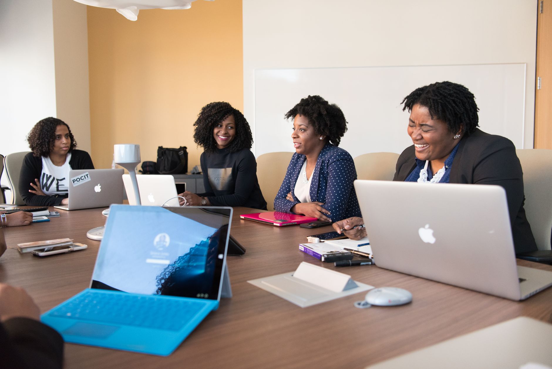 Sélection de solutions réutilisables pour bureaux et coworking